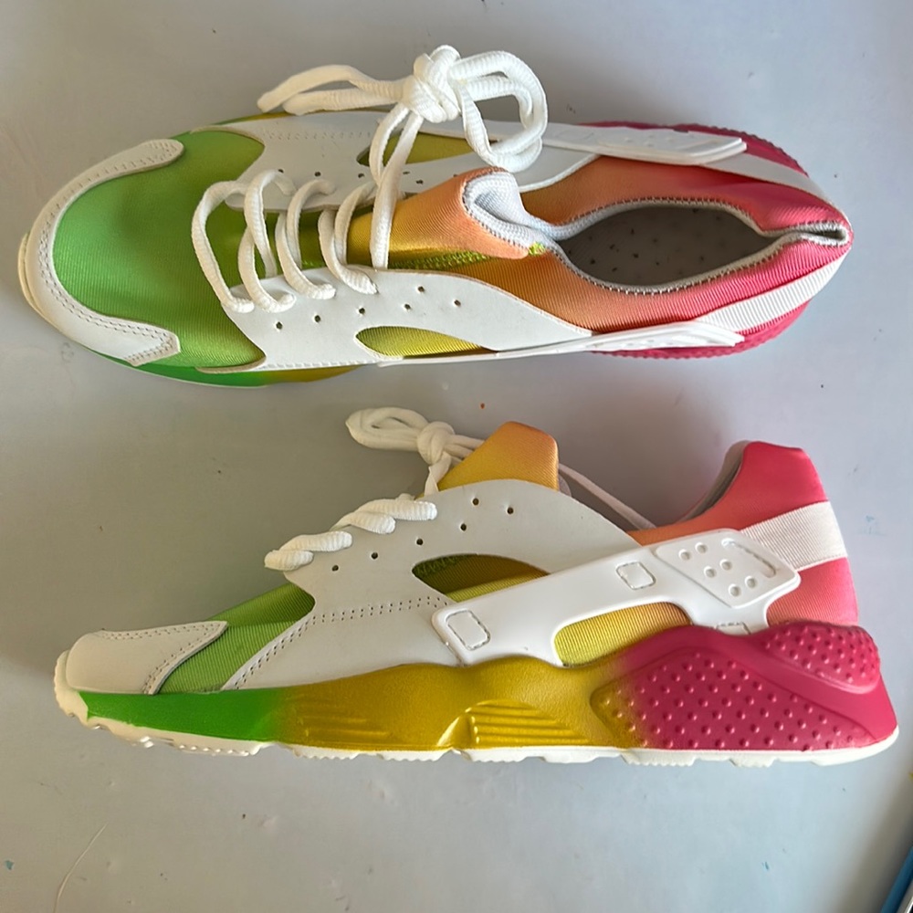 Women’s colorful lace up sneakers -size 8